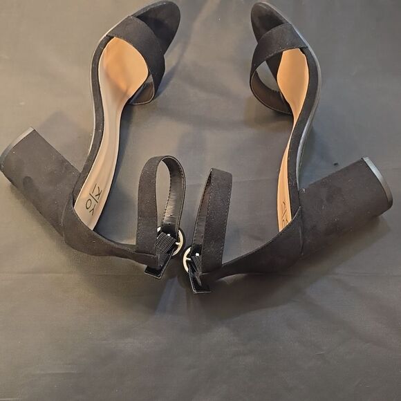 BRAND NEW YOKI BLOCK HEELED WOMEN'S OPEN TOE FAUX SUEDE SANDAL - Picture 12 of 16